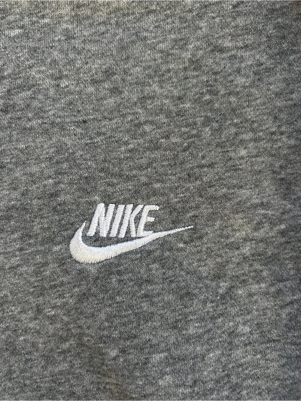 Nike Men’s Sportswear Hoodie XL Gray Embroidered Logo Pullover Sweatshirt